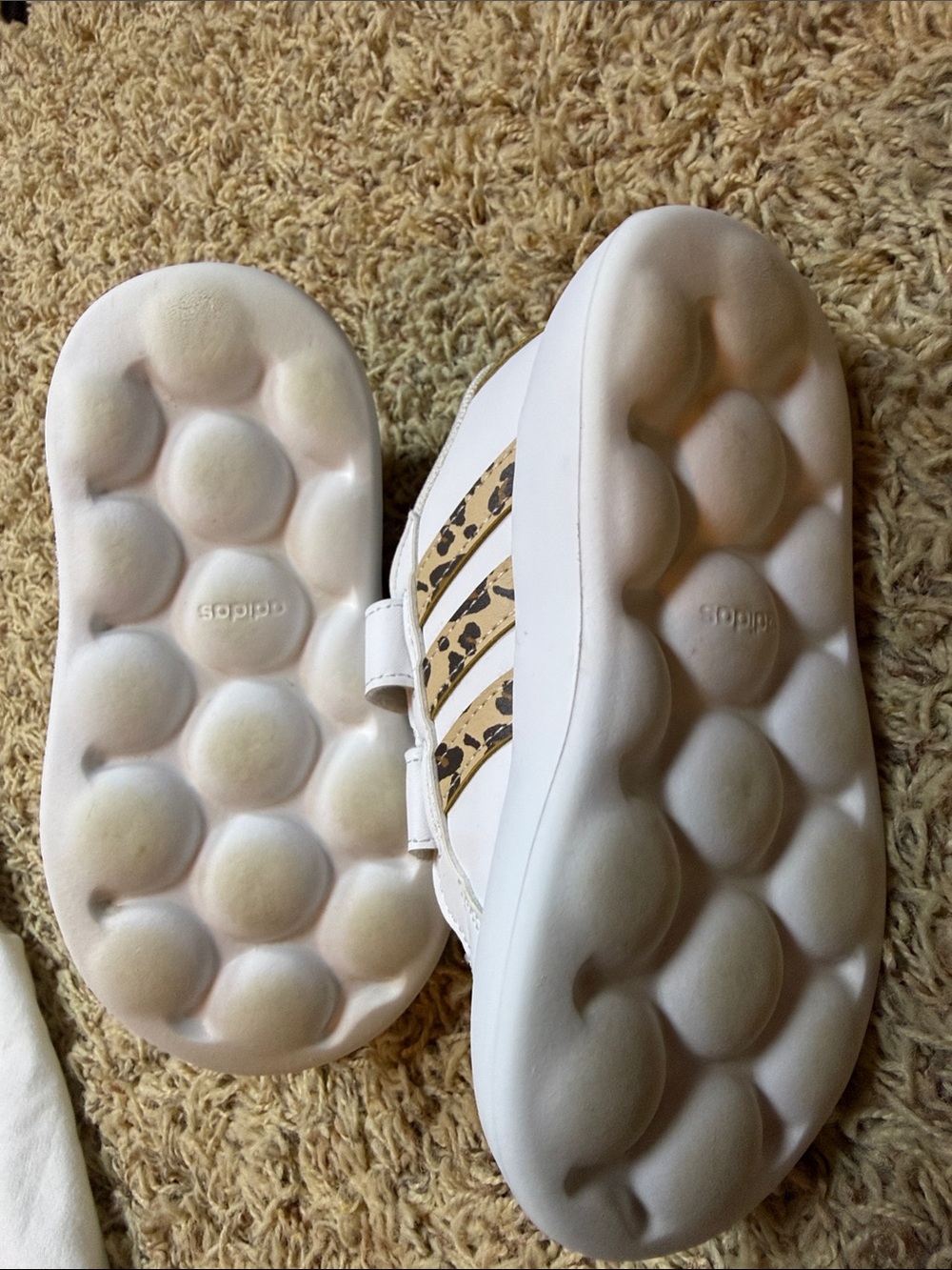 adidas White Kids Sneakers with Leopard-Print Stripes girl size 8 animal print - Picture 7 of 8